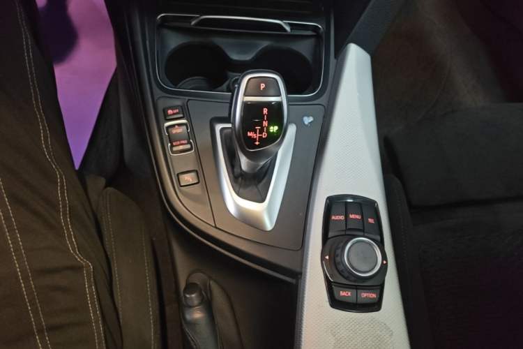 Used BMW 3 Series 2017 320i M Sport Gear Lever