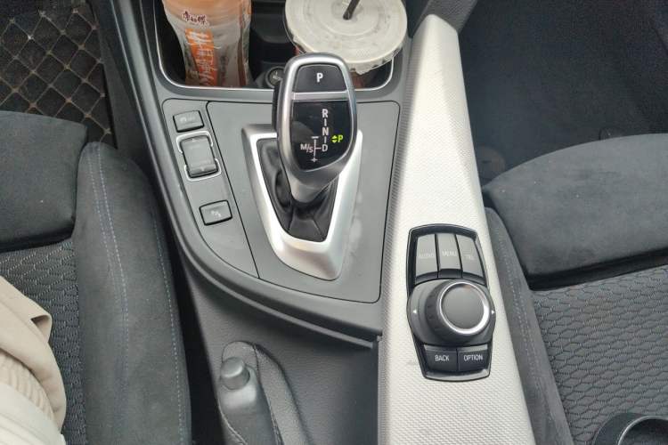 Used BMW 3 Series 2017 320i M Sport Gear Lever