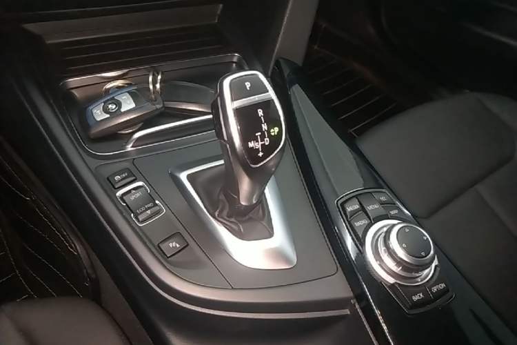 Used BMW 3 Series 2017 320Li M Sport Edition Gear Lever
