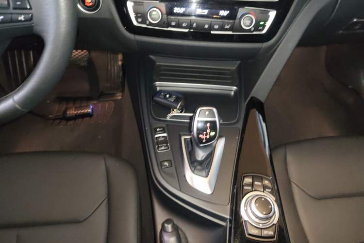 Used BMW 3 Series 2017 320Li M Sport Edition Gear Lever