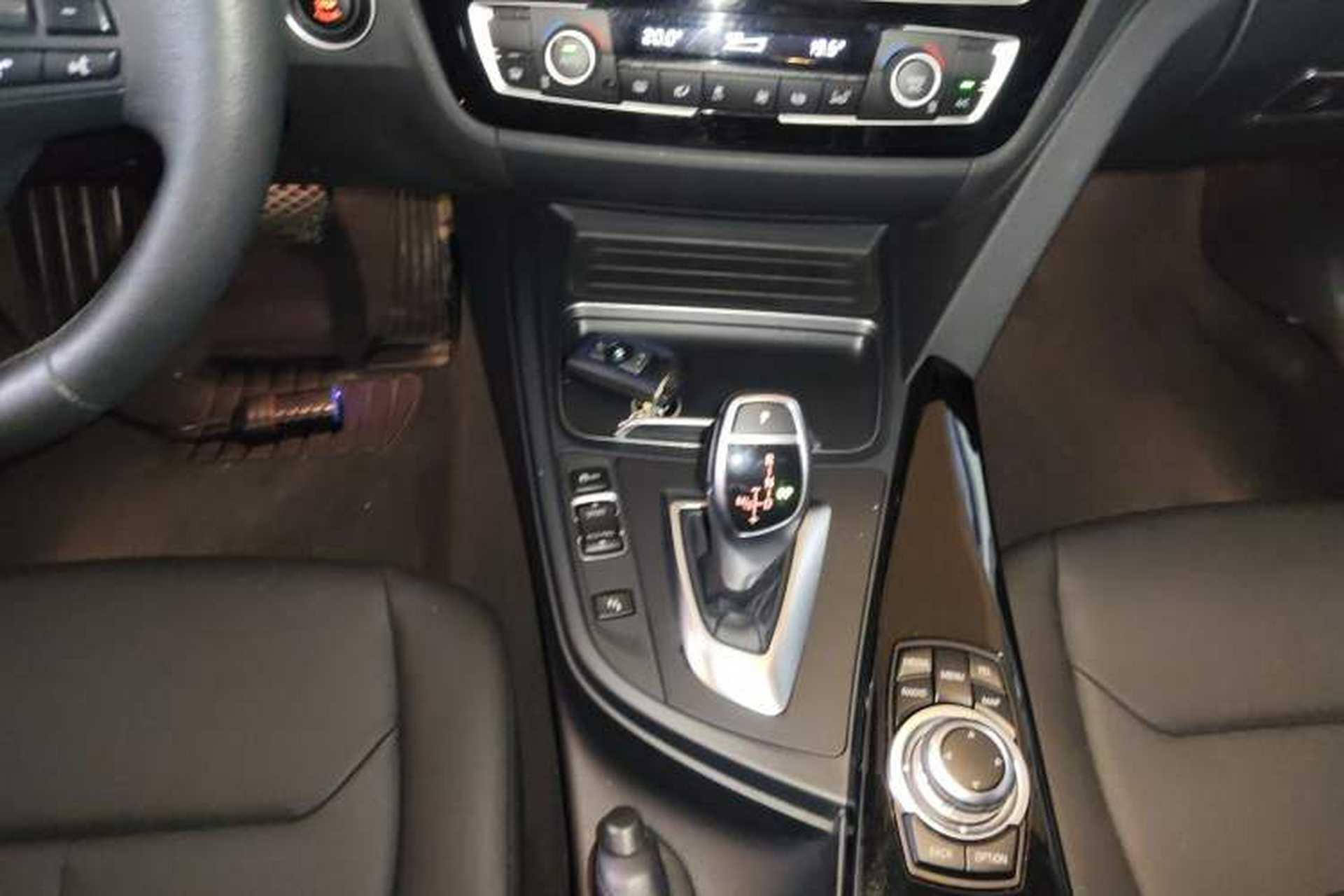Used BMW 3 Series 2017 320Li M Sport Edition Gear Lever