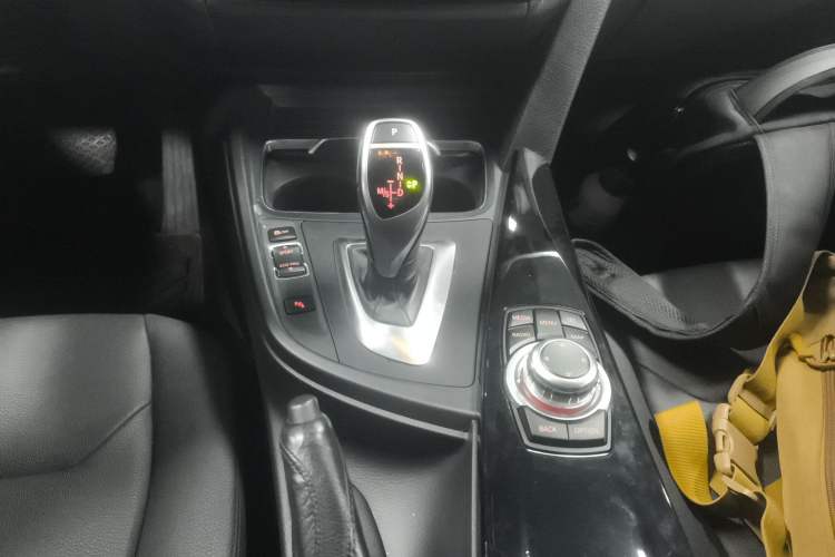 Used BMW 3 Series 2017 320Li M Sport Edition Gear Lever