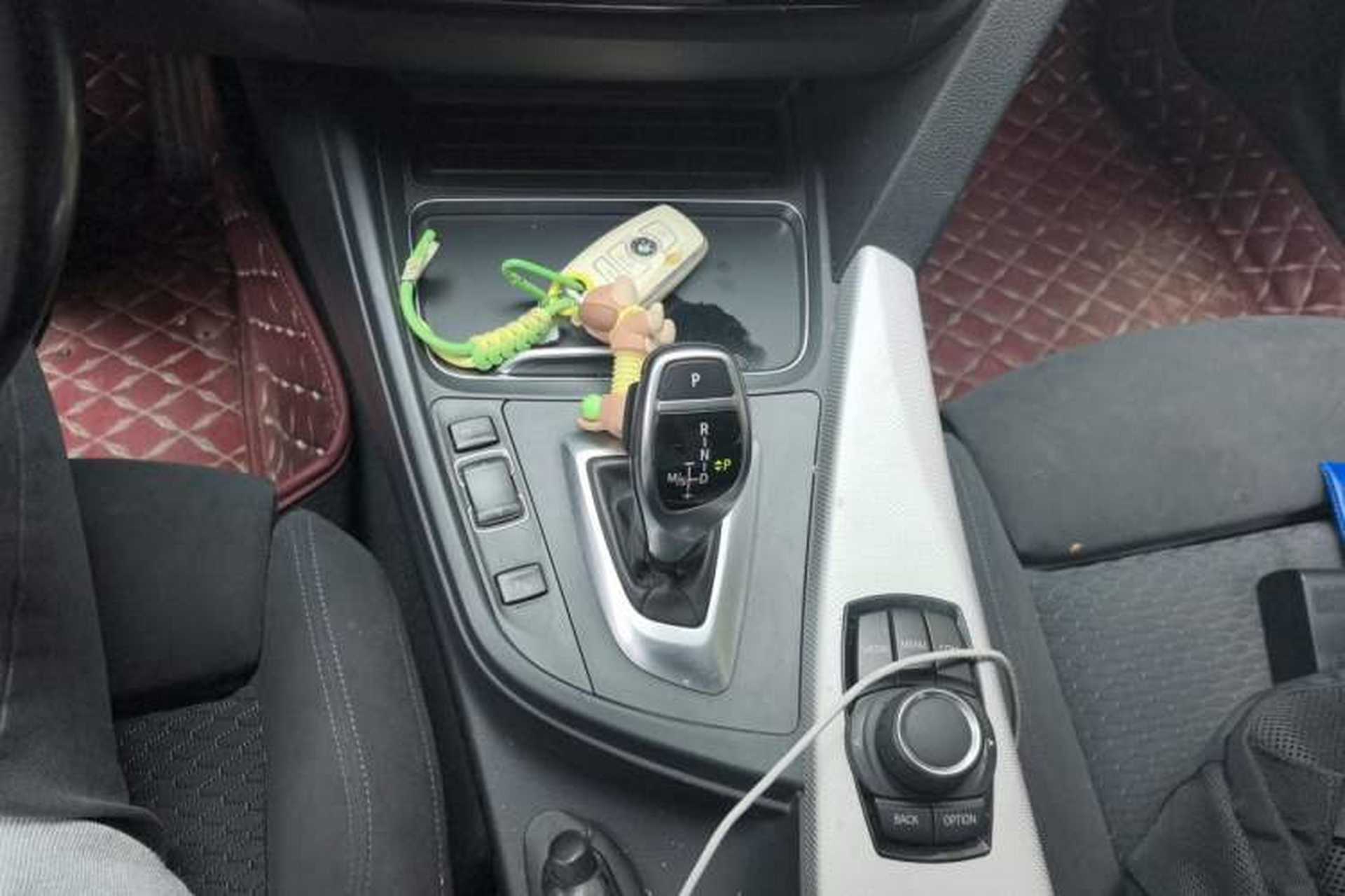 Used BMW 3 Series 2017 320i M Sport Gear Lever