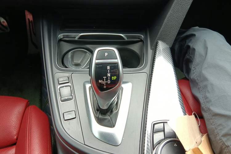 Used BMW 3 Series 2017 330i M Sport Edition Gear Lever