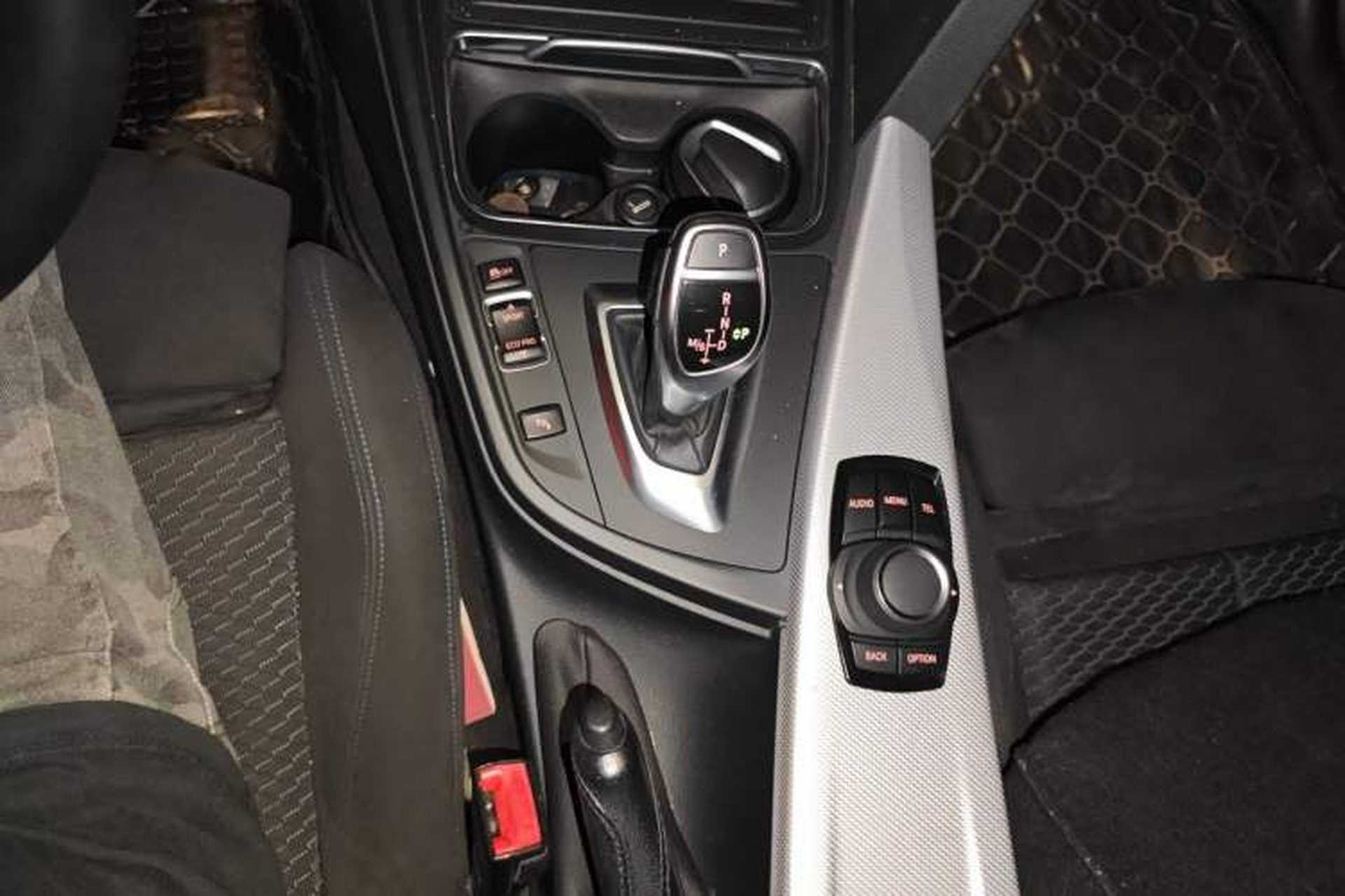 Used BMW 3 Series 2017 320i M Sport Gear Lever