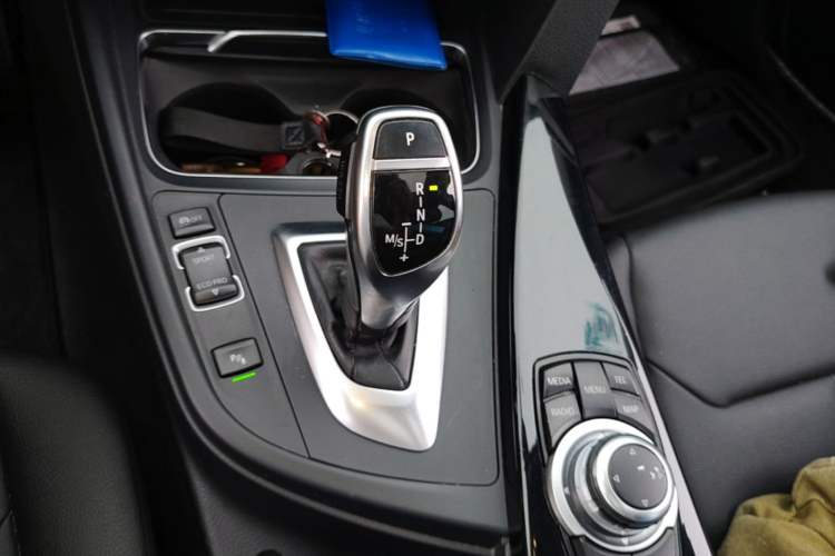 Used BMW 3 Series 2017 320Li M Sport Edition Gear Lever