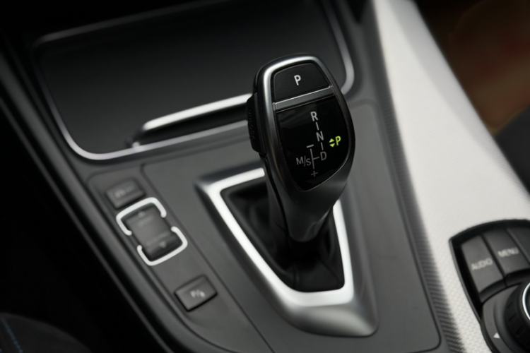 Used BMW 3 Series 2017 320i M Sport Gear Lever