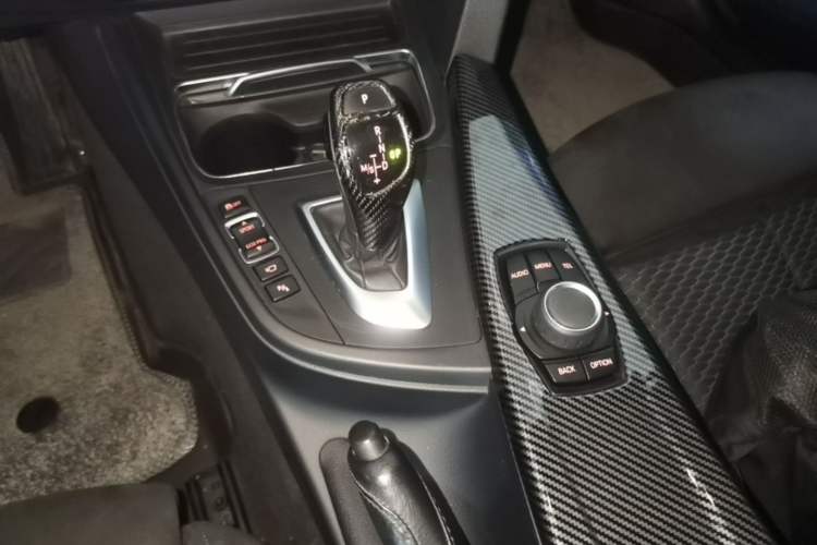 Used BMW 3 Series 2017 320i M Sport Gear Lever