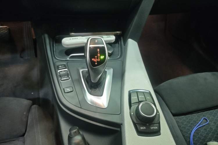 Used BMW 3 Series 2017 320i M Sport Gear Lever