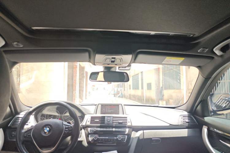 Used BMW 3 Series 2017 320i M Sport Headliner