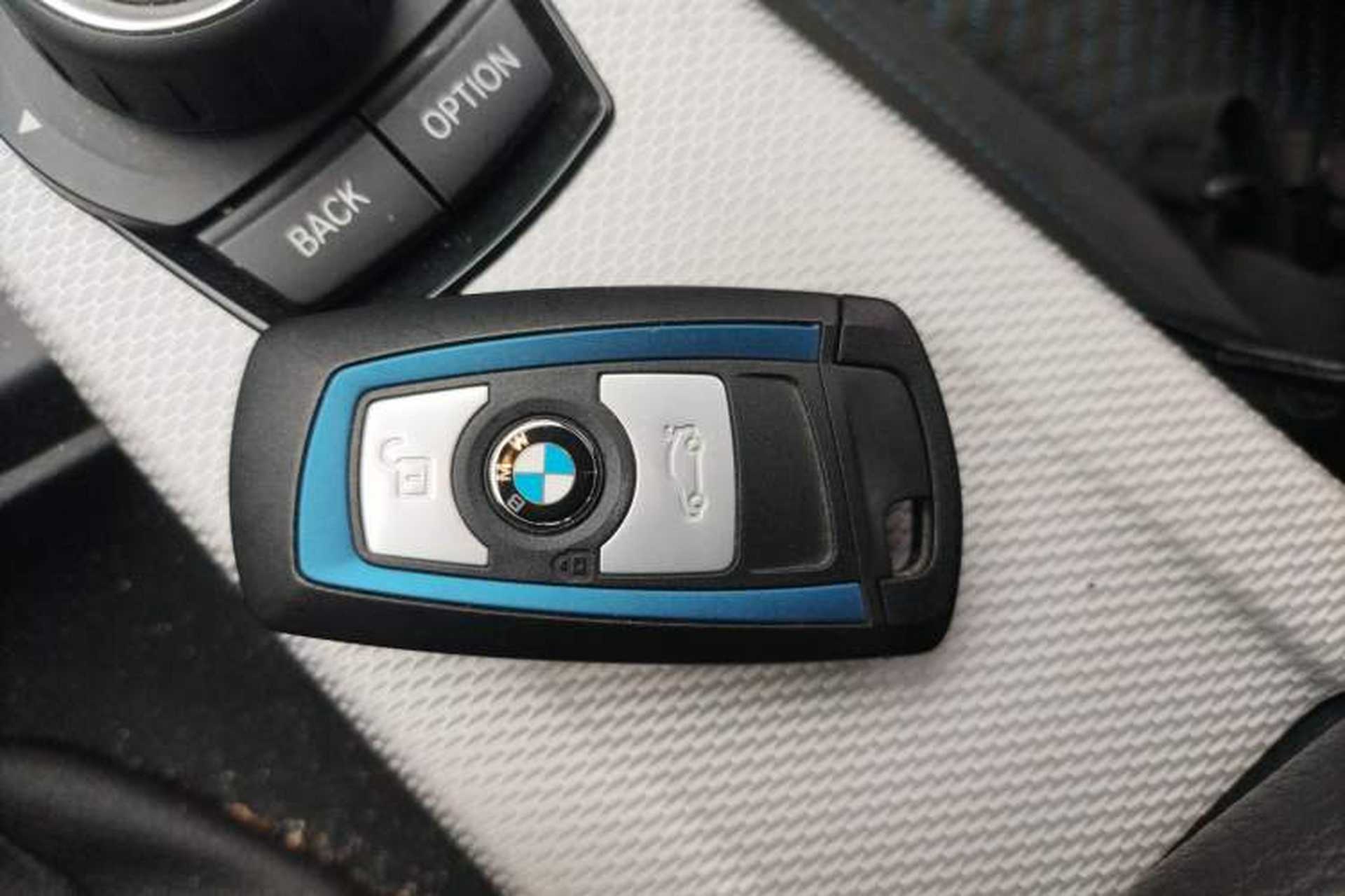 Used BMW 3 Series 2017 320i M Sport Interior 1
