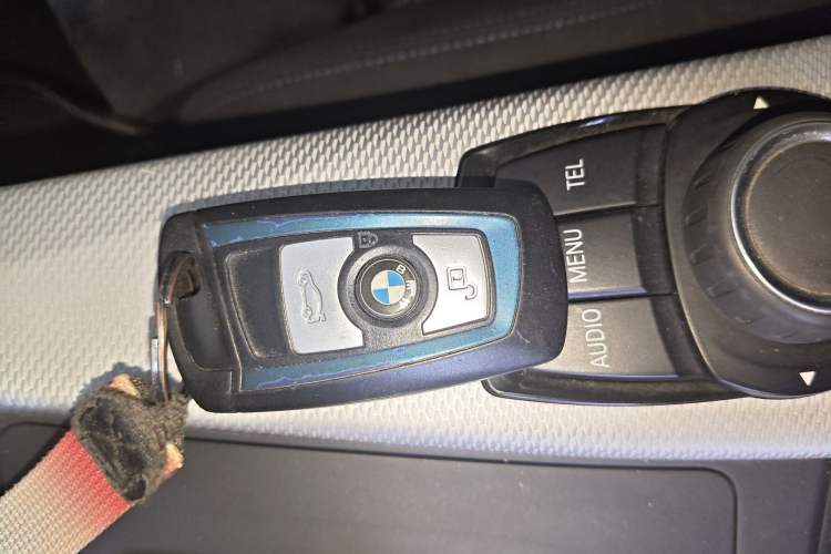 Used BMW 3 Series 2017 320i M Sport Interior 1