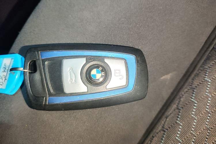 Used BMW 3 Series 2017 320i M Sport Interior 1