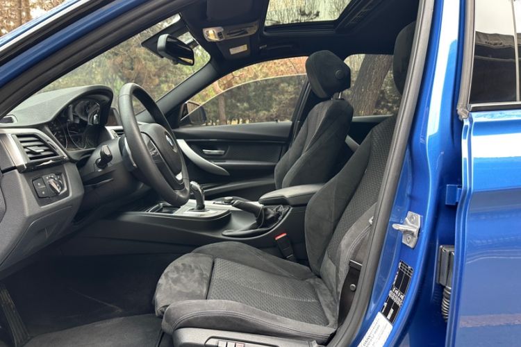 Used BMW 3 Series 2017 320i M Sport Interior 1