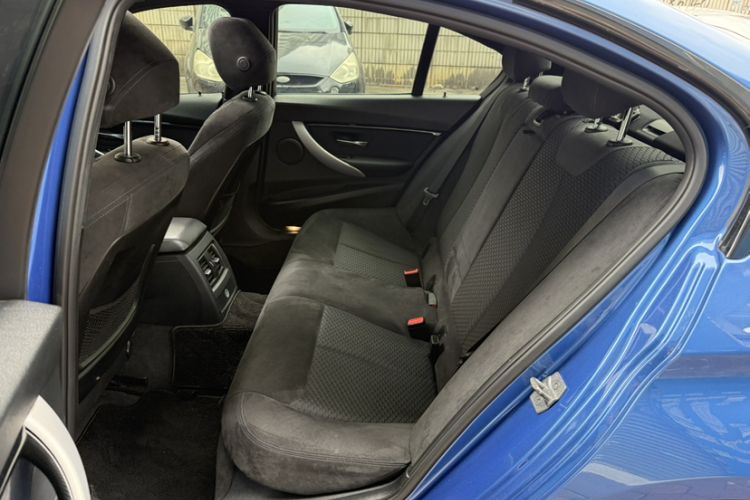 Used BMW 3 Series 2017 320i M Sport Interior 10