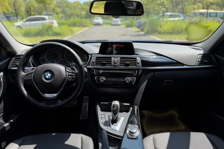 Used BMW 3 Series 2017 320Li M Sport Edition Interior 10