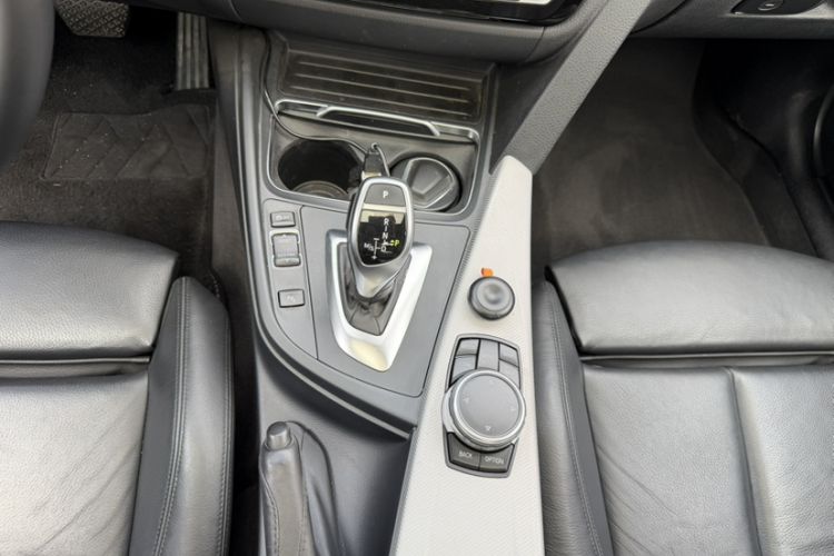Used BMW 3 Series 2017 330i M Sport Edition Interior 11