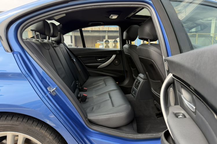Used BMW 3 Series 2017 330i M Sport Edition Interior 2