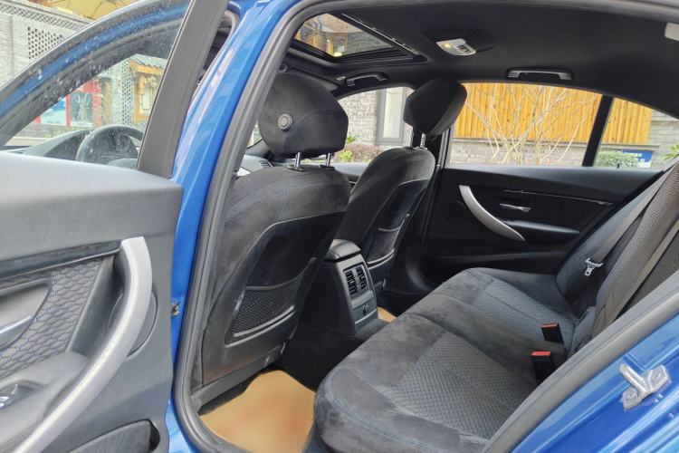 Used BMW 3 Series 2017 320i M Sport Interior 2