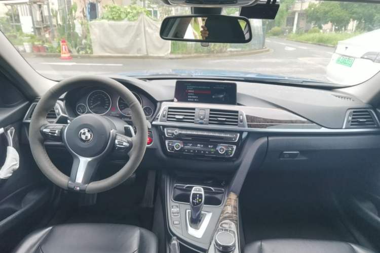 Used BMW 3 Series 2017 330Li M Sport Edition Interior 2