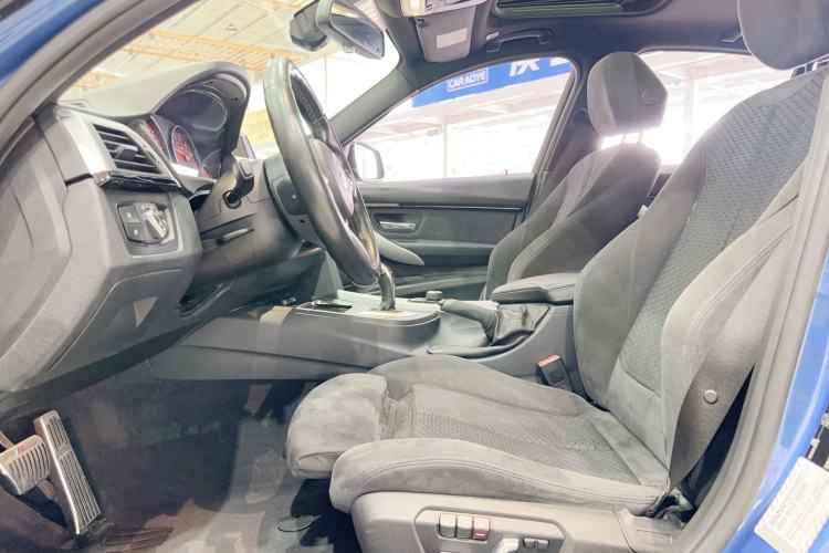 Used BMW 3 Series 2017 320i M Sport Interior 2
