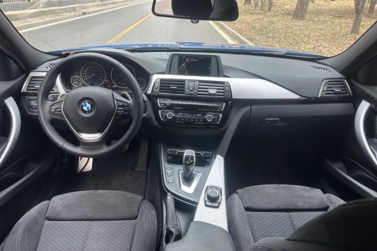 Used BMW 3 Series 2017 320i M Sport Interior 2
