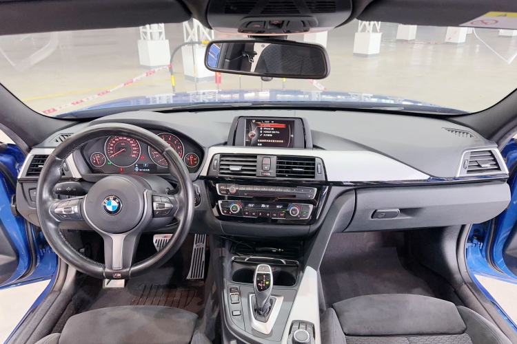 Used BMW 3 Series 2017 320i M Sport Interior 3
