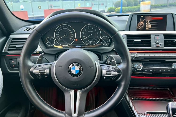 Used BMW 3 Series 2017 320i M Sport Interior 3