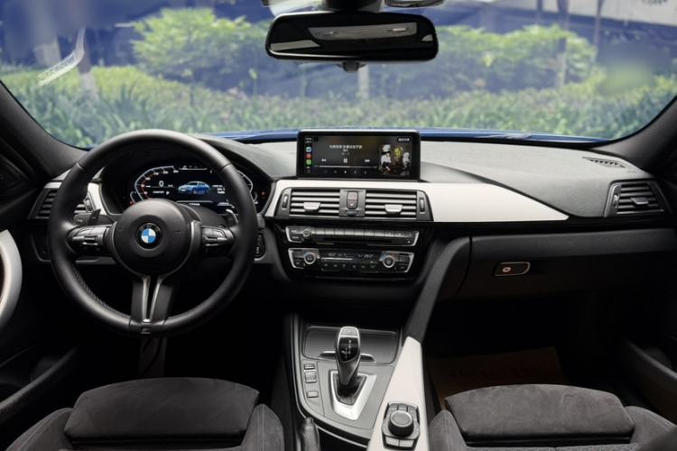 Used BMW 3 Series 2017 320i M Sport Interior 3