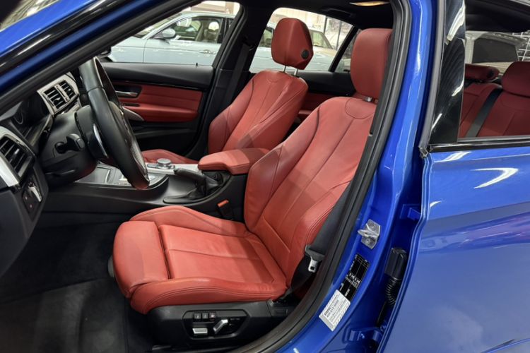 Used BMW 3 Series 2017 330i M Sport Edition Interior 4