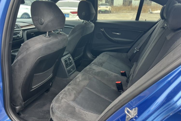 Used BMW 3 Series 2017 320i M Sport Interior 4