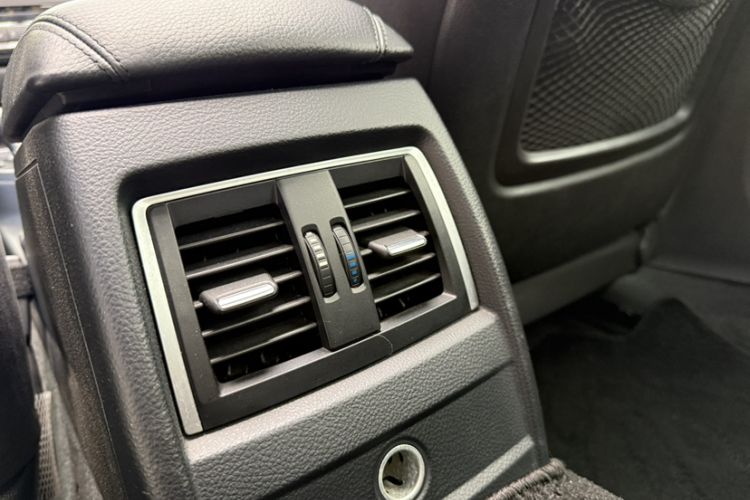 Used BMW 3 Series 2017 320i M Sport Interior 4