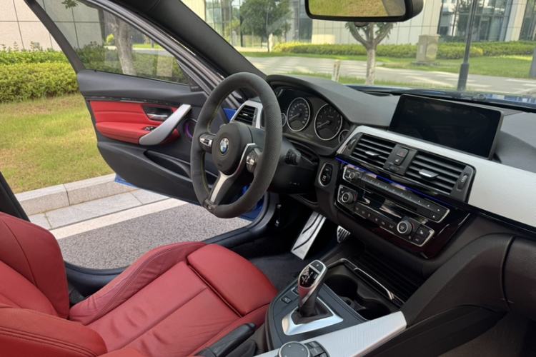 Used BMW 3 Series 2017 330i M Sport Edition Interior 4