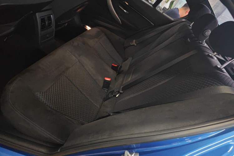 Used BMW 3 Series 2017 320i M Sport Interior 4