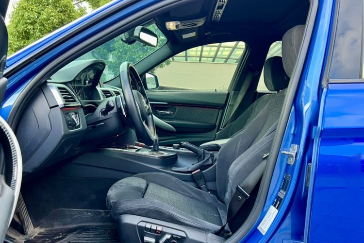 Used BMW 3 Series 2017 320i M Sport Interior 4