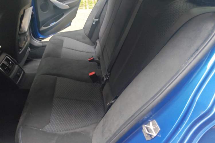 Used BMW 3 Series 2017 320i M Sport Interior 4