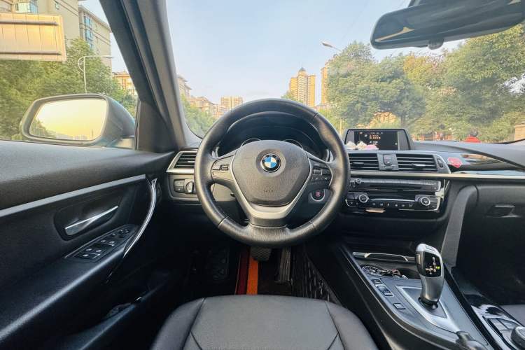 Used BMW 3 Series 2017 320Li Fashion Model Interior 4