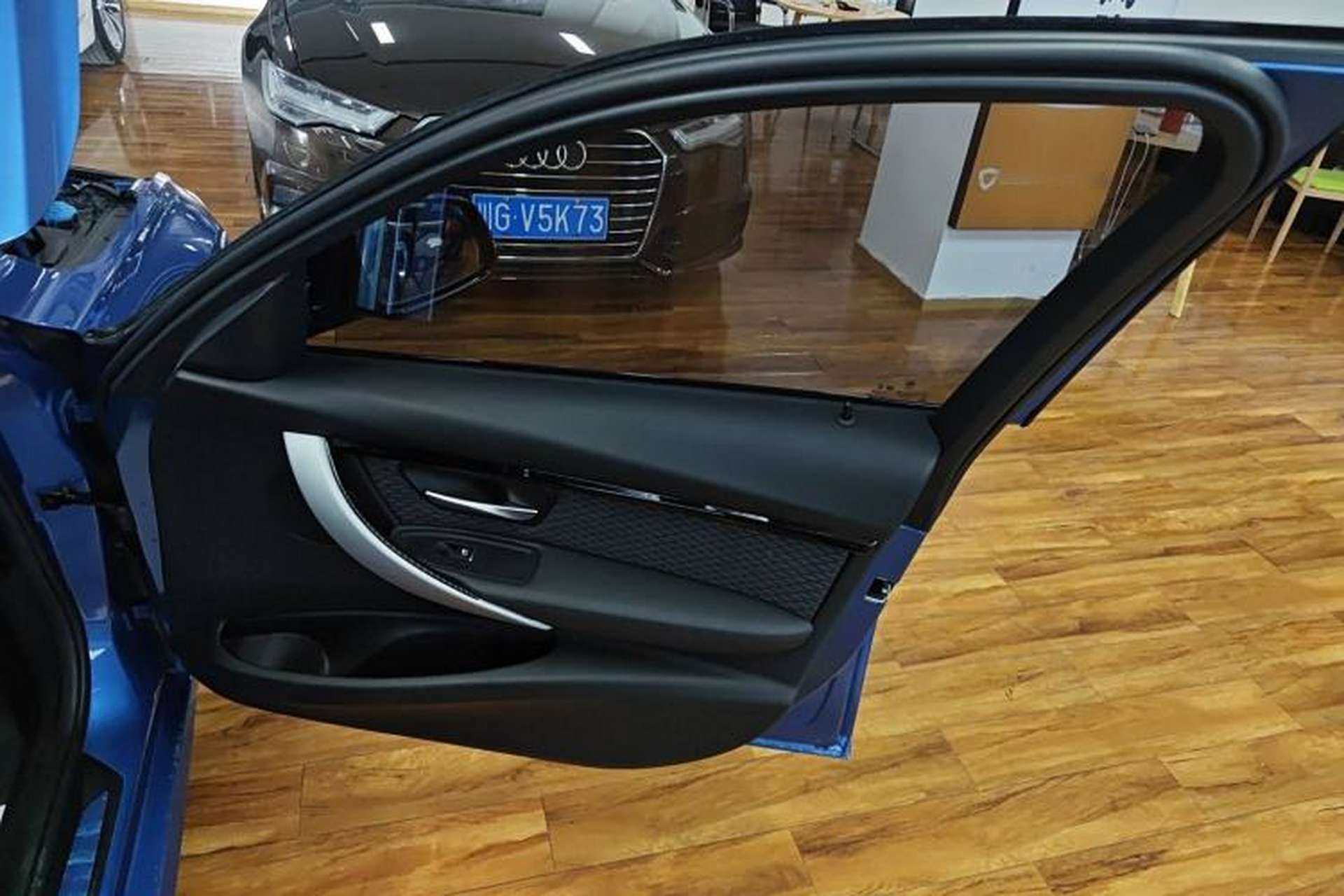 Used BMW 3 Series 2017 320i M Sport Interior 5