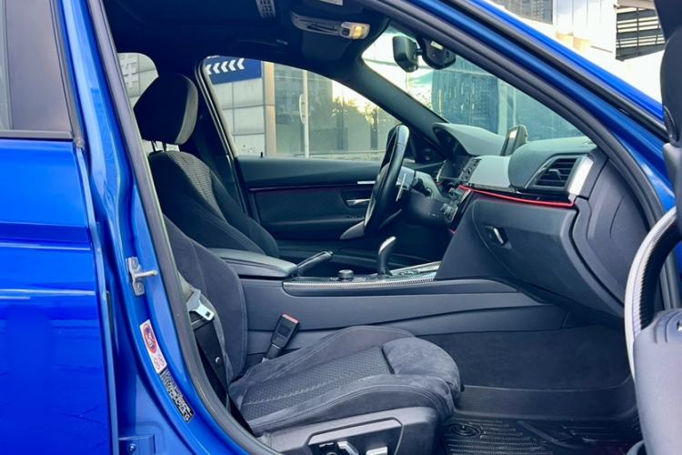 Used BMW 3 Series 2017 320i M Sport Interior 5