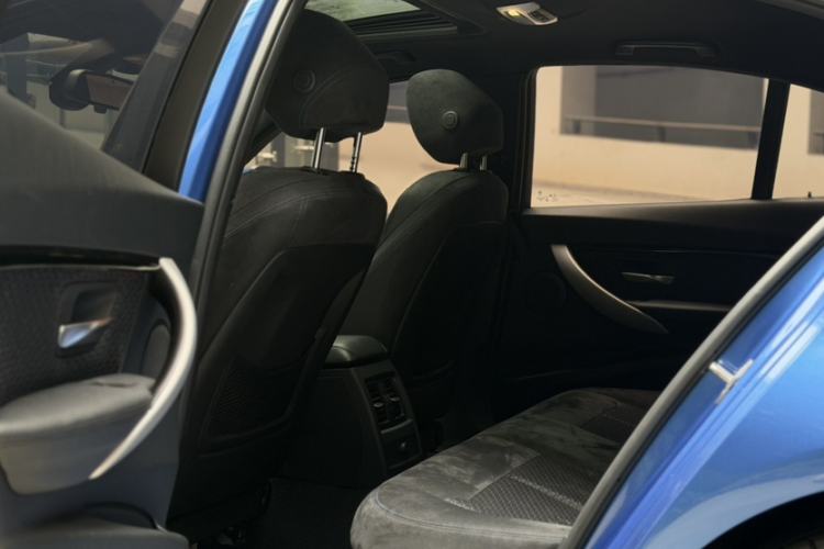 Used BMW 3 Series 2017 320i M Sport Interior 5