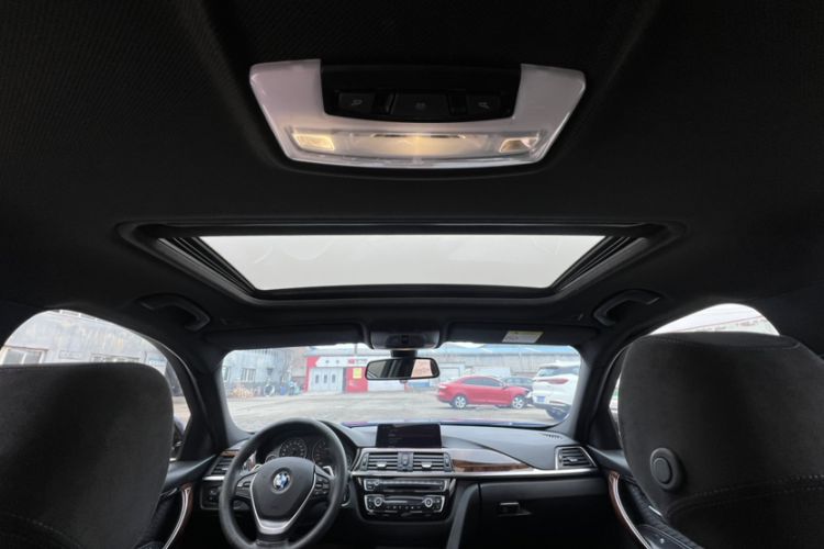 Used BMW 3 Series 2017 320i M Sport Interior 6