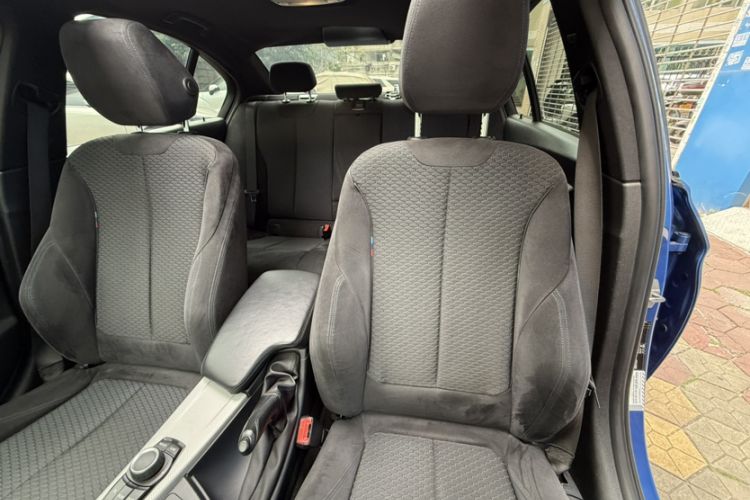 Used BMW 3 Series 2017 320i M Sport Interior 6