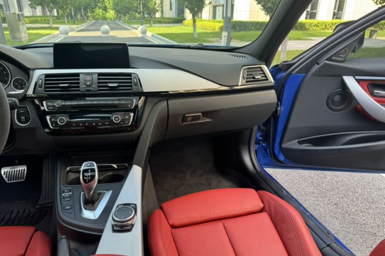 Used BMW 3 Series 2017 330i M Sport Edition Interior 6