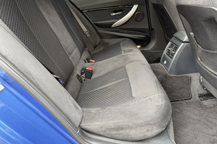 Used BMW 3 Series 2017 320i M Sport Interior 7