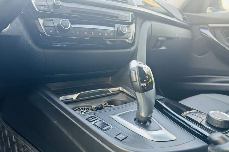 Used BMW 3 Series 2017 320Li Fashion Model Interior 7