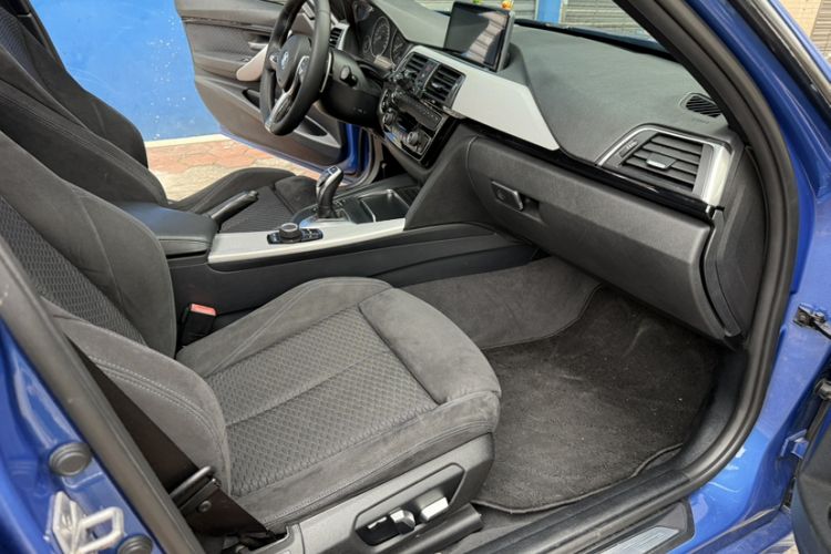 Used BMW 3 Series 2017 320i M Sport Interior 8