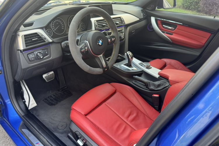 Used BMW 3 Series 2017 330i M Sport Edition Interior 8