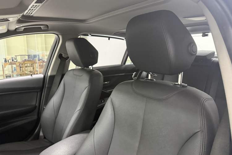 Used BMW 3 Series 2017 320Li M Sport Edition Interior 8