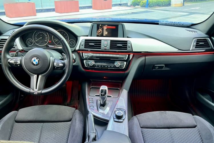 Used BMW 3 Series 2017 320i M Sport Interior 8