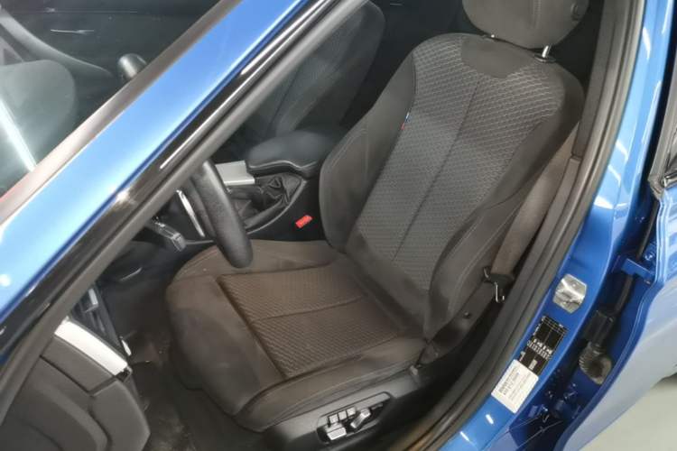 Used BMW 3 Series 2017 320i M Sport Left Front Seat